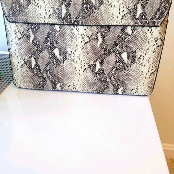 Bag - Picture 2 of 2